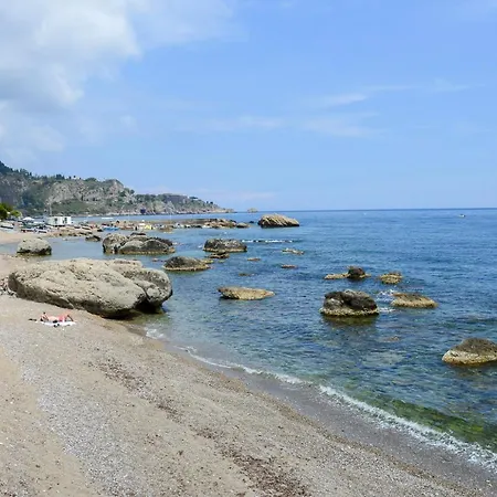 Sun Sea House Taormina Appartamento *