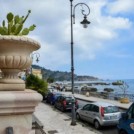 Sun Sea House Taormina *